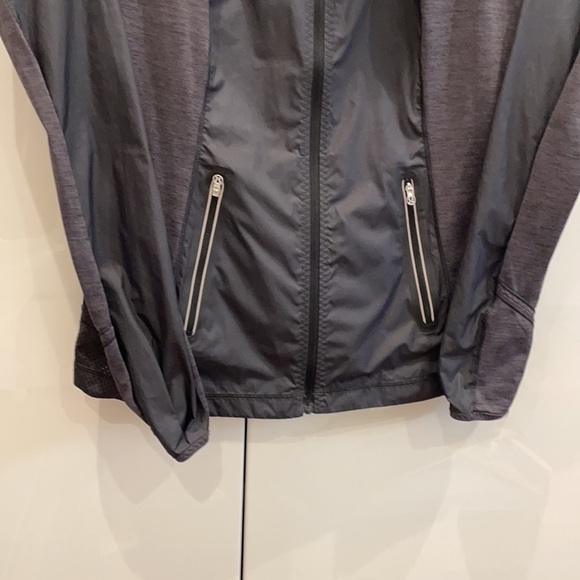 Great Lululemon Black Lightweight Jacket-Lk New 6 - Picture 2 of 7